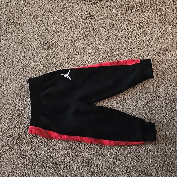 18M Jordan Sweatsuit- Red and Black - Picture 4 of 5